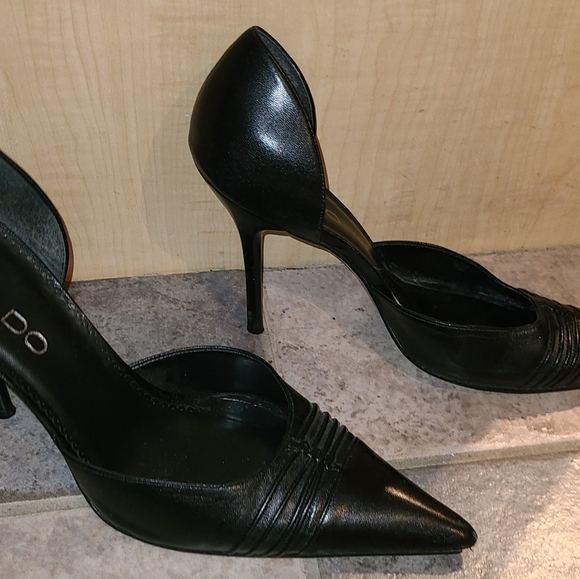 7.5 Aldo black pointy pumps
